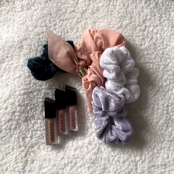 Morphe mini lipstick trio and scrunchie set - Picture 2 of 8